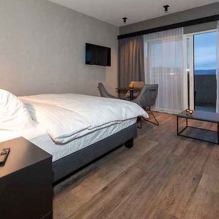Hotel Halond آكيورِيْري المظهر الخارجي الصورة