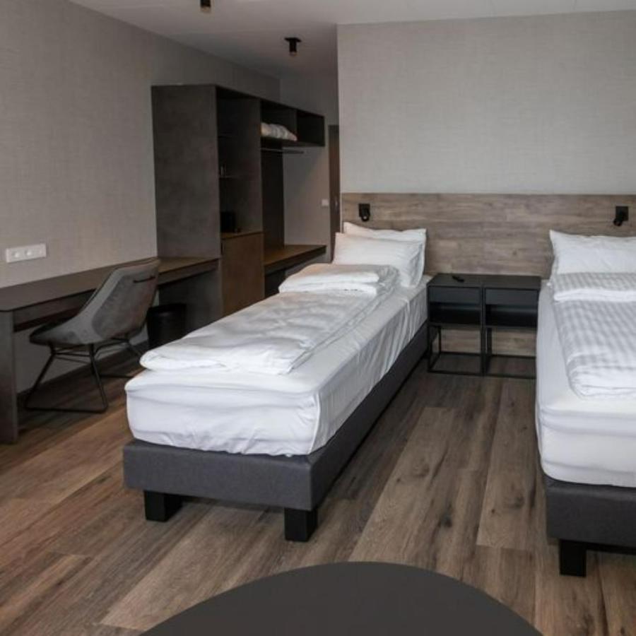 Hotel Halond آكيورِيْري المظهر الخارجي الصورة