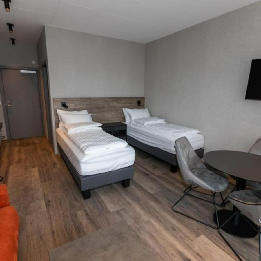 Hotel Halond آكيورِيْري المظهر الخارجي الصورة