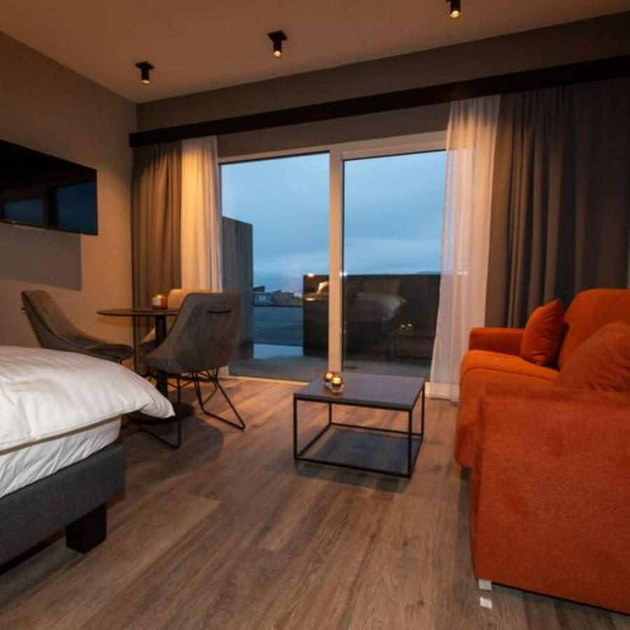Hotel Halond آكيورِيْري المظهر الخارجي الصورة