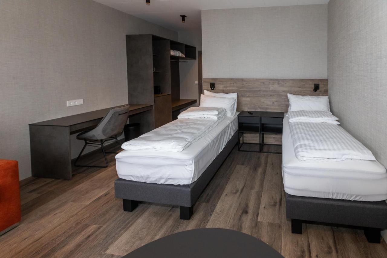 Hotel Halond آكيورِيْري المظهر الخارجي الصورة